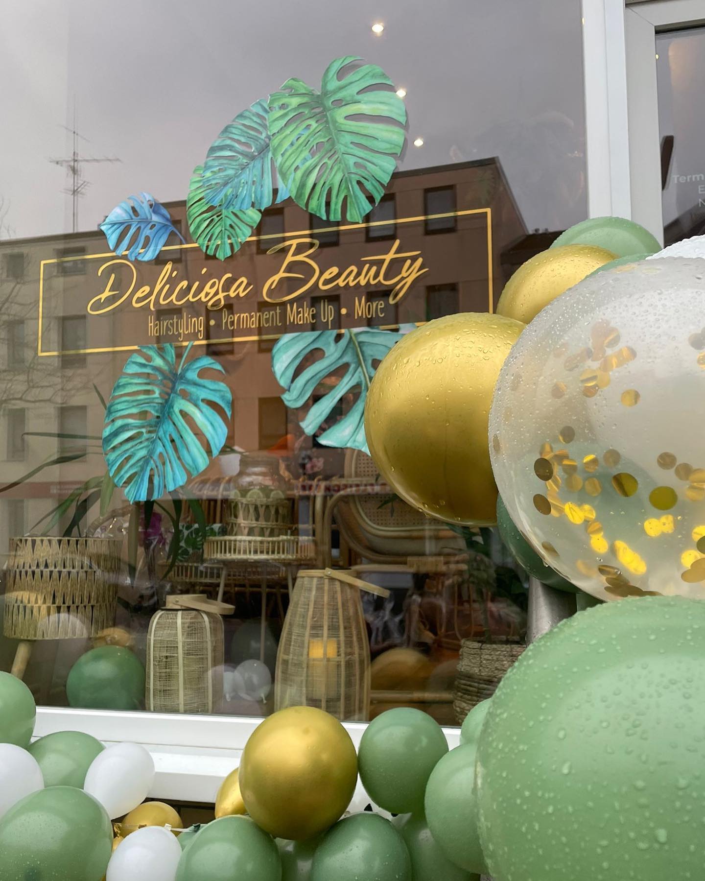 Location & Seasonal image