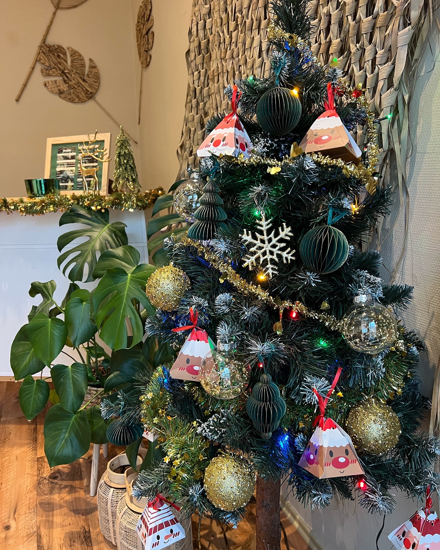 Location & Seasonal image